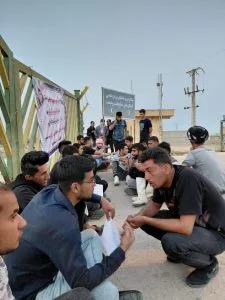 إطلاق نار والاعتداء بالضرب على مواطنین عرب محتجين على البطالة في الأحواز
